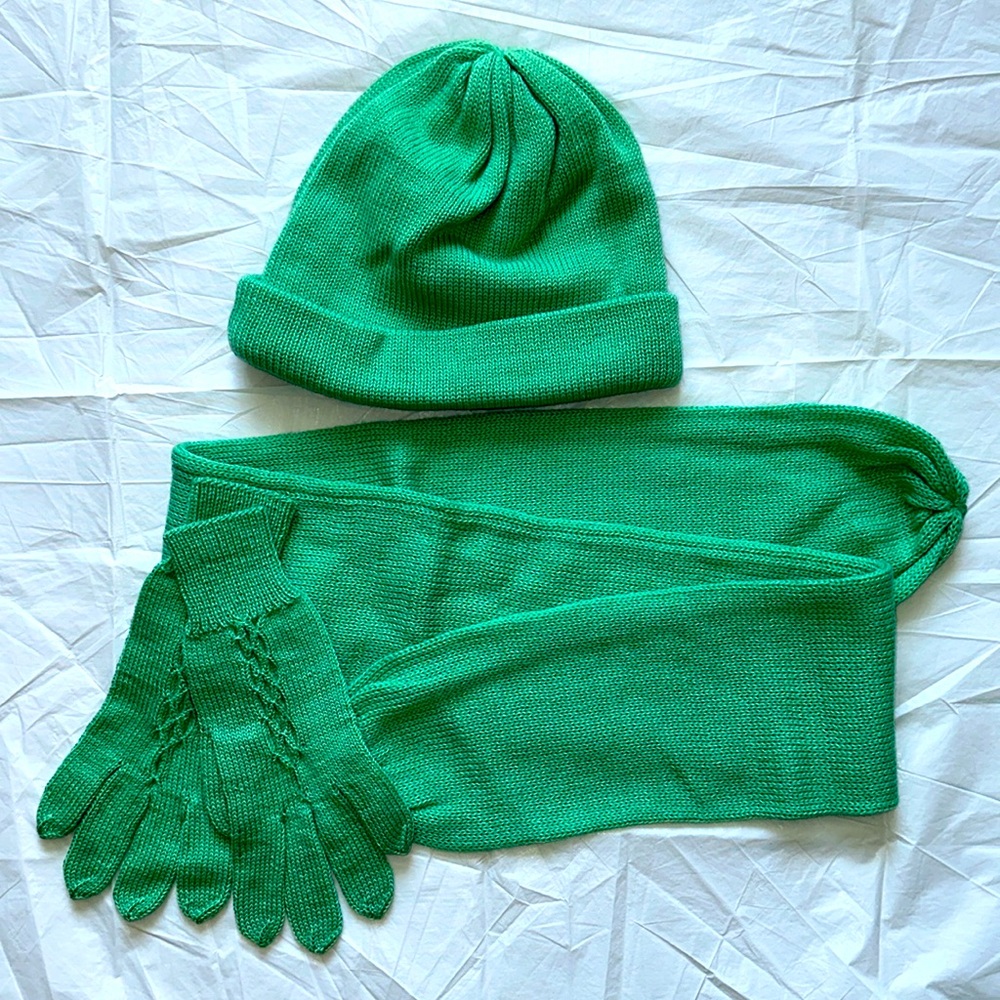 Machine knitted hat, scarf, gloves handmade
